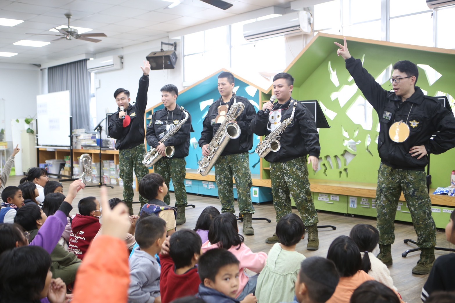 陸軍樂隊偏鄉樂教 透過音樂讓全民國防走入校園