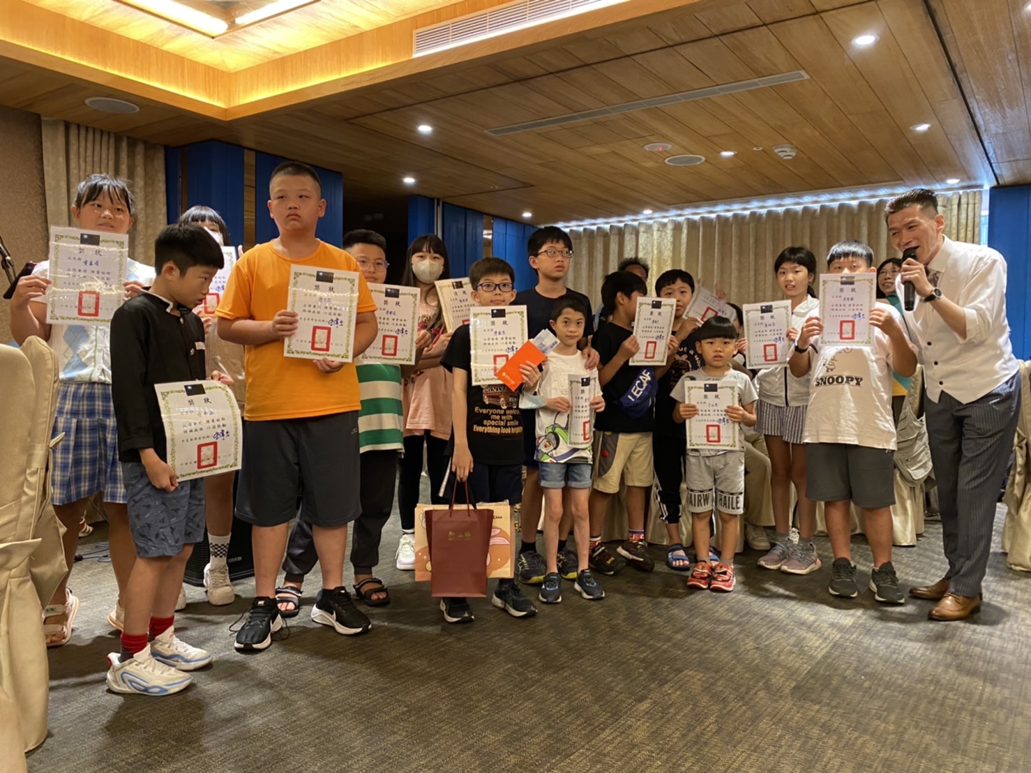 傑生清寒獎學金勉勵雙北學生 提升學術品德教育