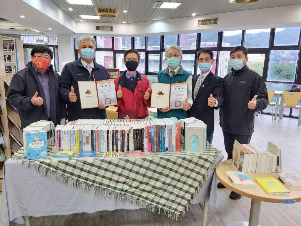 【一生福報新聞】(基隆扶輪社)圖書捐贈 嘉惠基隆高中、基隆女中