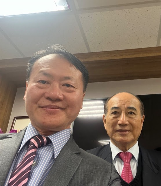 迎接光明大道 阻止新黑暗時代來臨 為救世愛台團結台灣 提昇全球正能量 讓世界進入真善美 好妙的新天新地