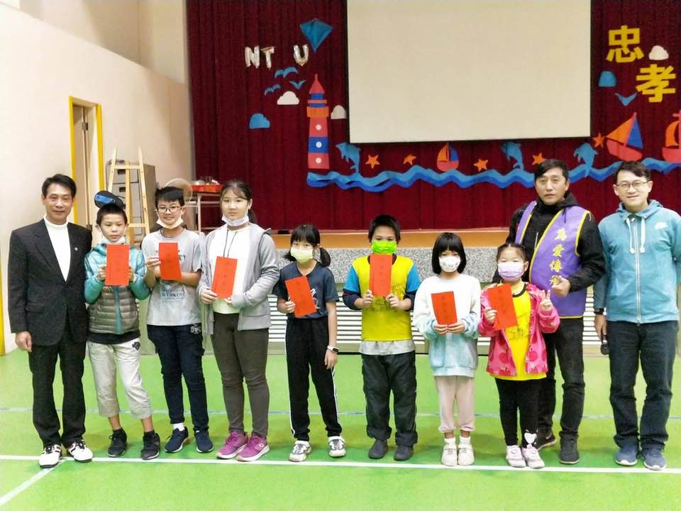【一生福報新聞】基隆市為愛傳承關懷協會，幫助清寒學生，頒贈獎助學金
