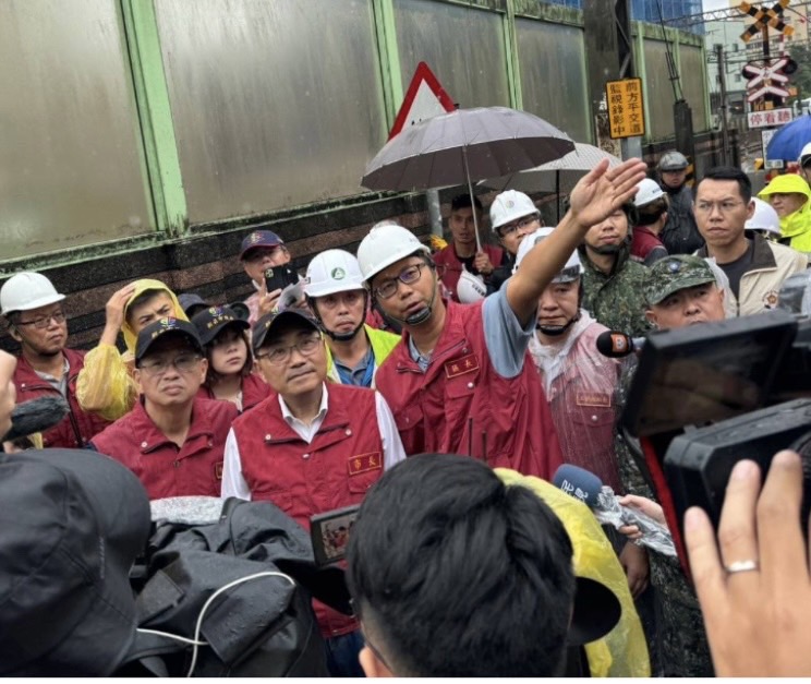 颱風山陀兒超大豪雨 瑞芳土石流紅色警戒