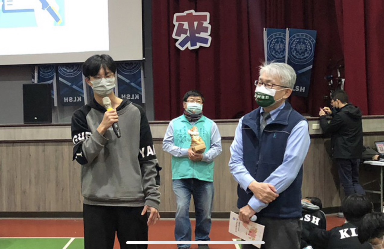公益達人陳景方於基隆高中財經素養教育演講